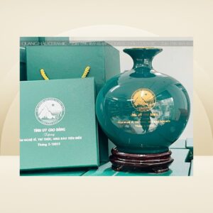 Bình hút lộc decal vàng xanh bộ đội bóng, quà tặng doanh nghiệp Tỉnh Ủy Cao Bằng.