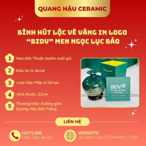 Cận cảnh lớp men ngọc lục bảo và họa tiết vẽ kỹ trên bình hút lộc BIDV Kiên Giang.