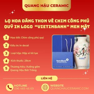 Cận cảnh lớp men mát trắng và đường nét vẽ kỹ trên lọ hoa ViettinBank Thái Bình.
