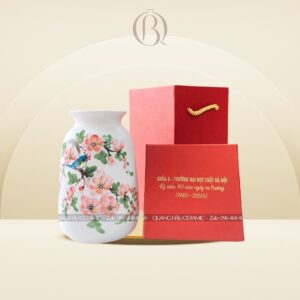Lọ hoa in logo Trường Đại học Luật Hà Nội - Khóa 6 men mát trắng